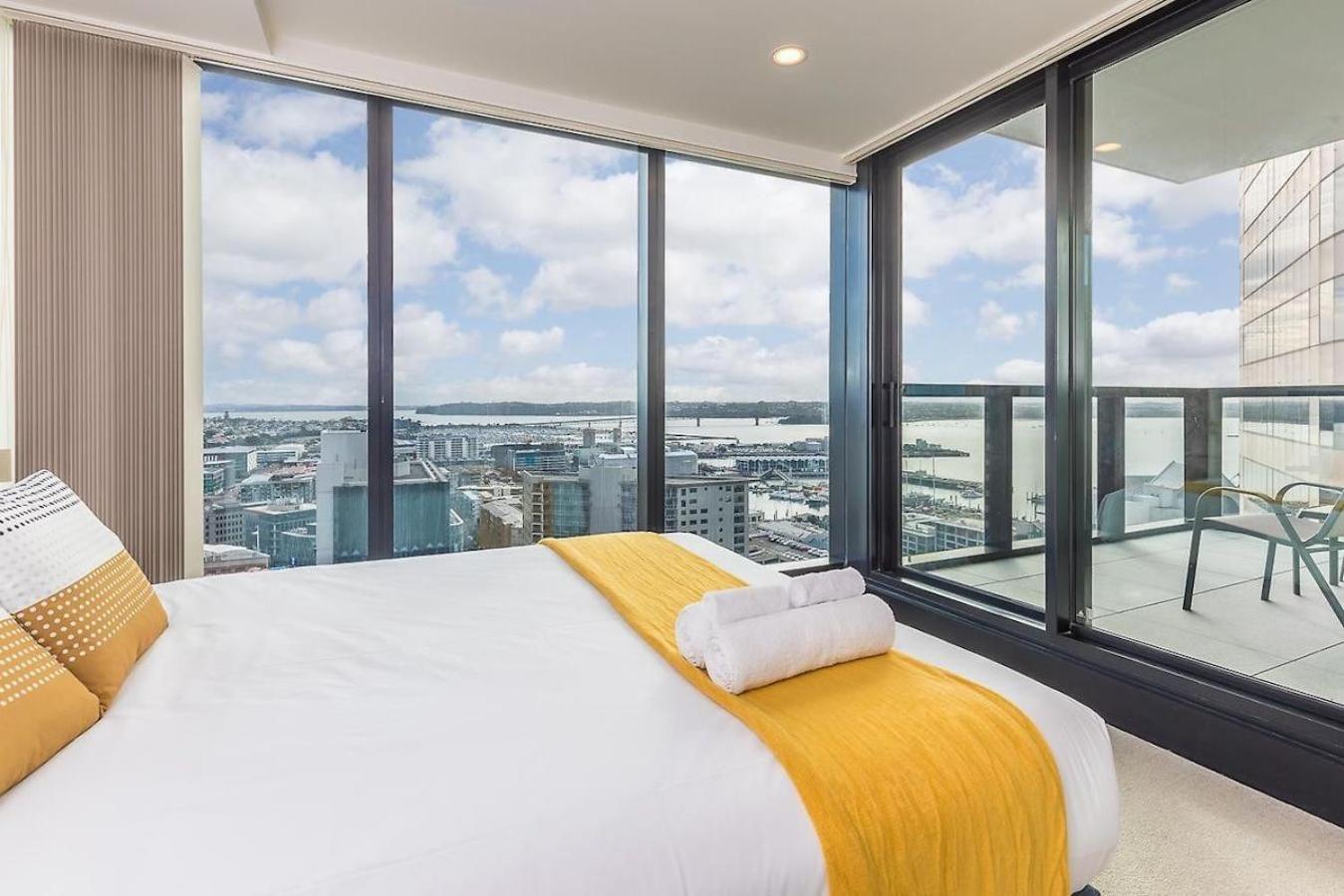 Top Floor Harbour View And Skytower View Apartment In Cbd Auckland Exterior photo